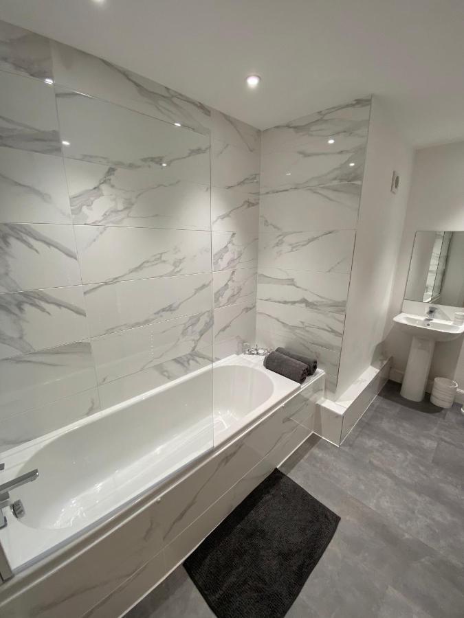 High Street, Stylish City Centre Apartment, 3 Bed 珀斯 外观 照片